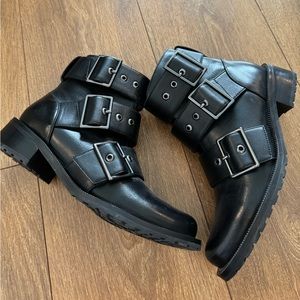 Brand new! Blondo Waterproof Boots